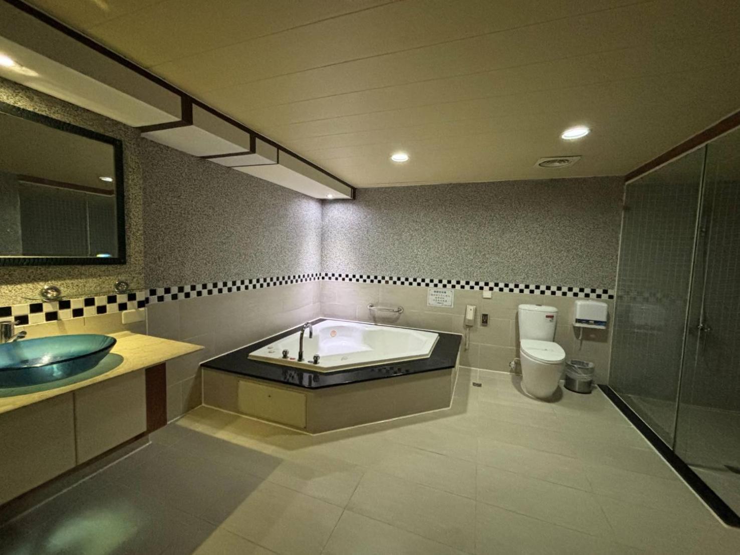 Hua Xiang Motel - Da Chang Kaohsiung Dış mekan fotoğraf